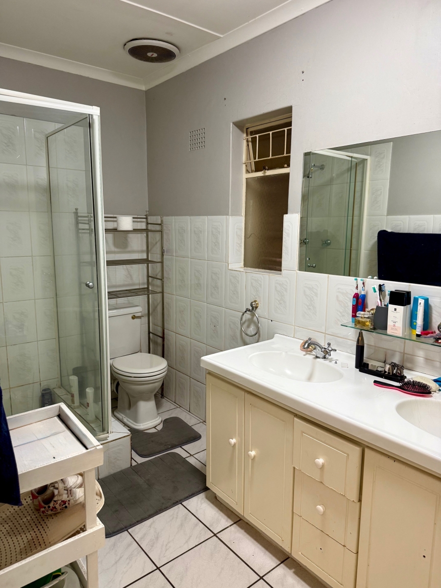 4 Bedroom Property for Sale in Bergzicht Western Cape